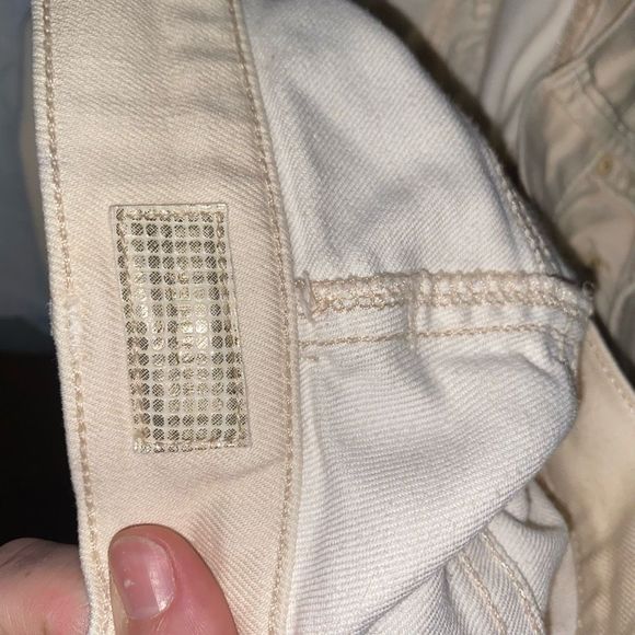 Mother Jeans The Drop Out Soft Focus in Almond White Jeans, Size 28, MSRP $228 - Picture 8 of 15